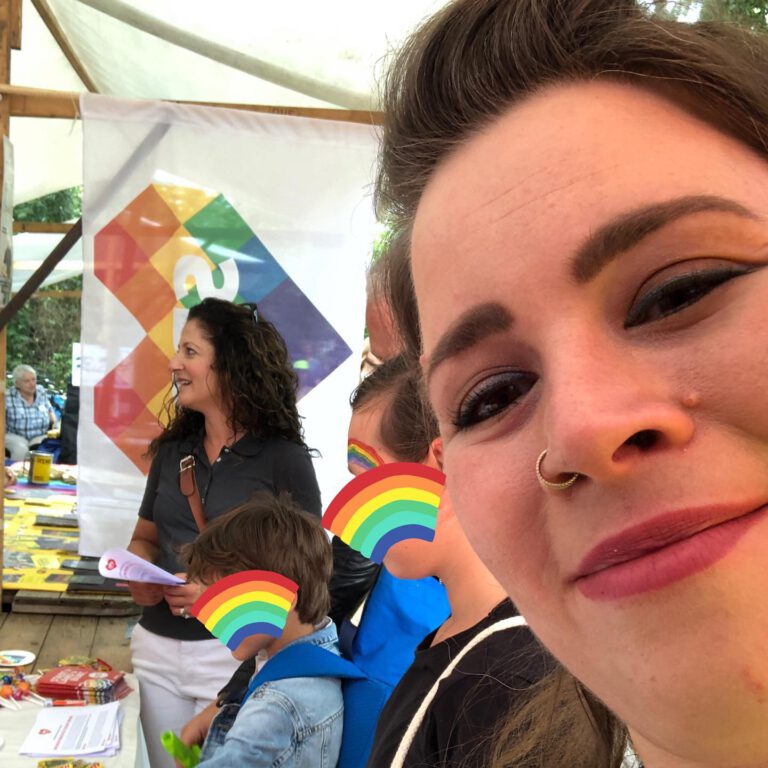 Selfie von Sarah Piel und Cansel Kiziltepe auf dem Parkfest Friedrichshain