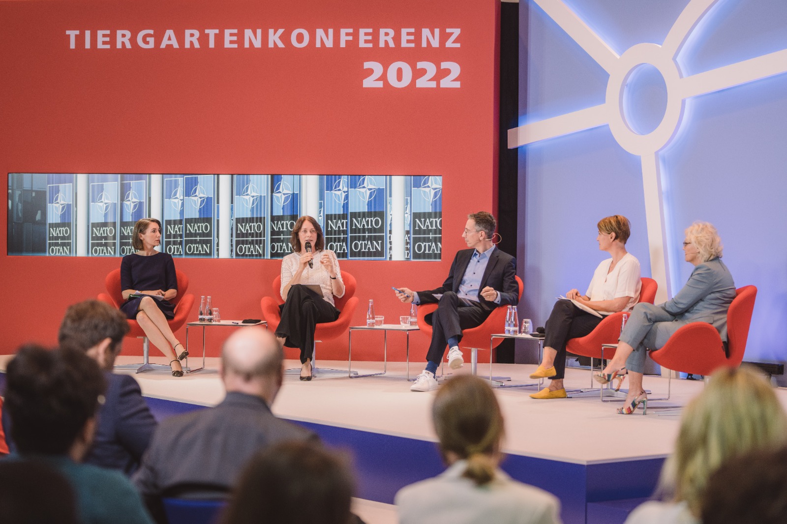 Podiumsgäste bei der Tiergartenkonferenz 2022 der Friedrich-Ebert-Stiftung